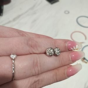 Round multi diamond ring
